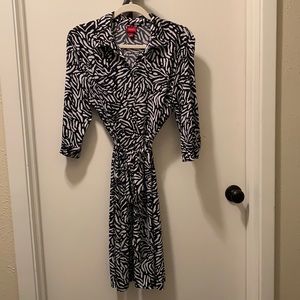 Black/white shirt dress